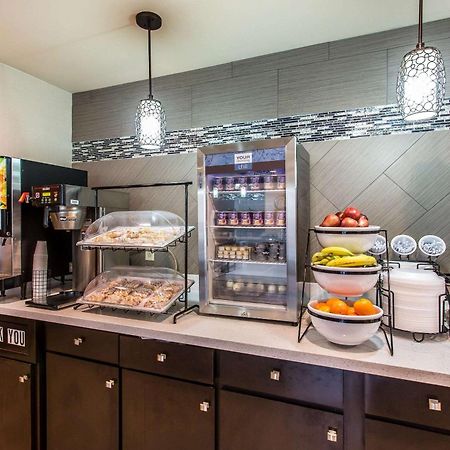 Comfort Inn & Suites Кууквил Екстериор снимка