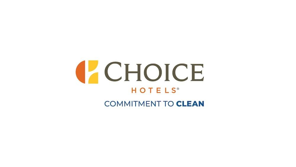 Comfort Inn & Suites Кууквил Екстериор снимка