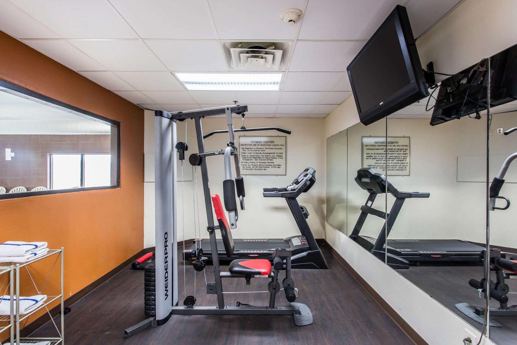 Comfort Inn & Suites Кууквил Екстериор снимка