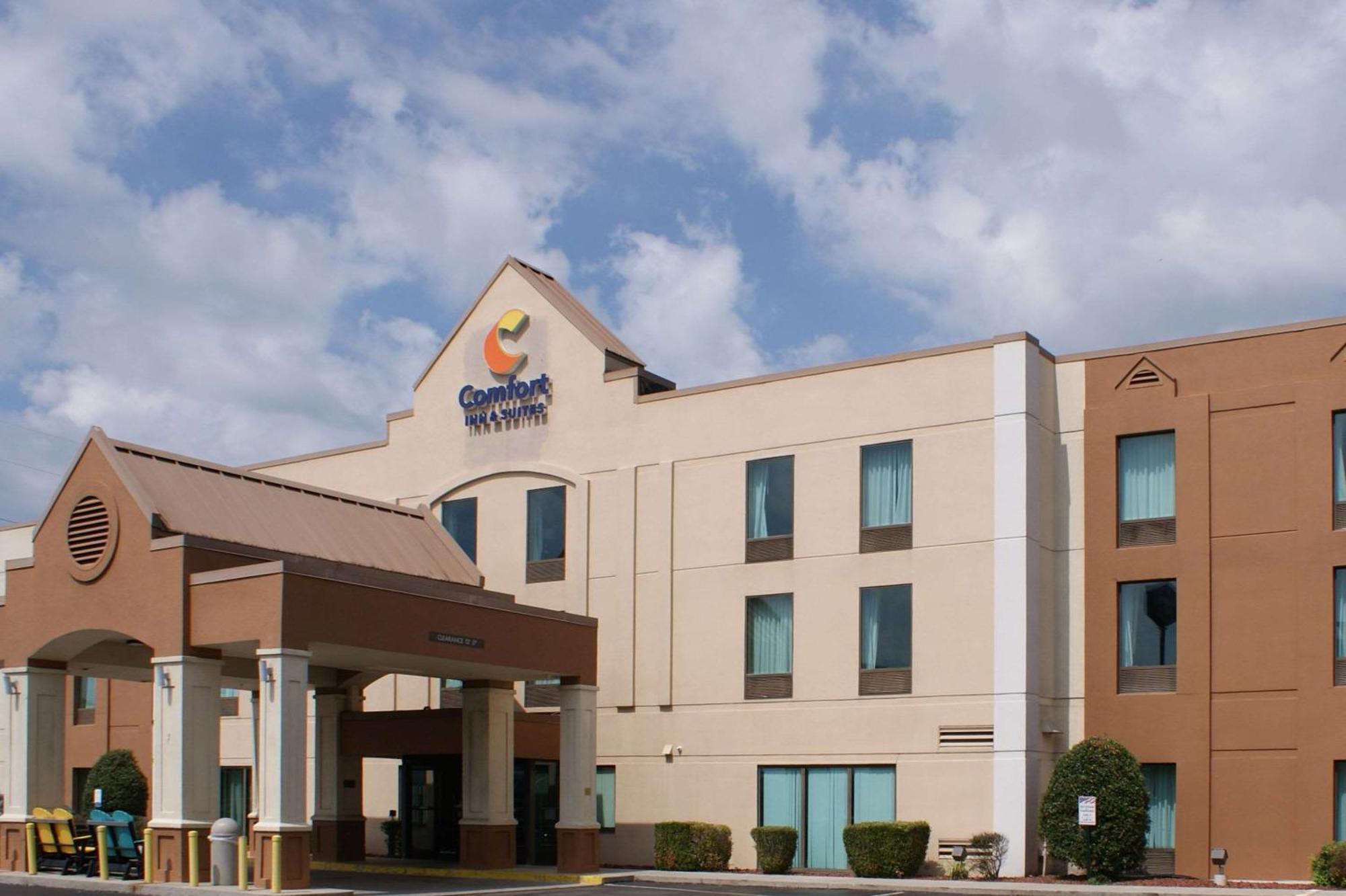 Comfort Inn & Suites Кууквил Екстериор снимка