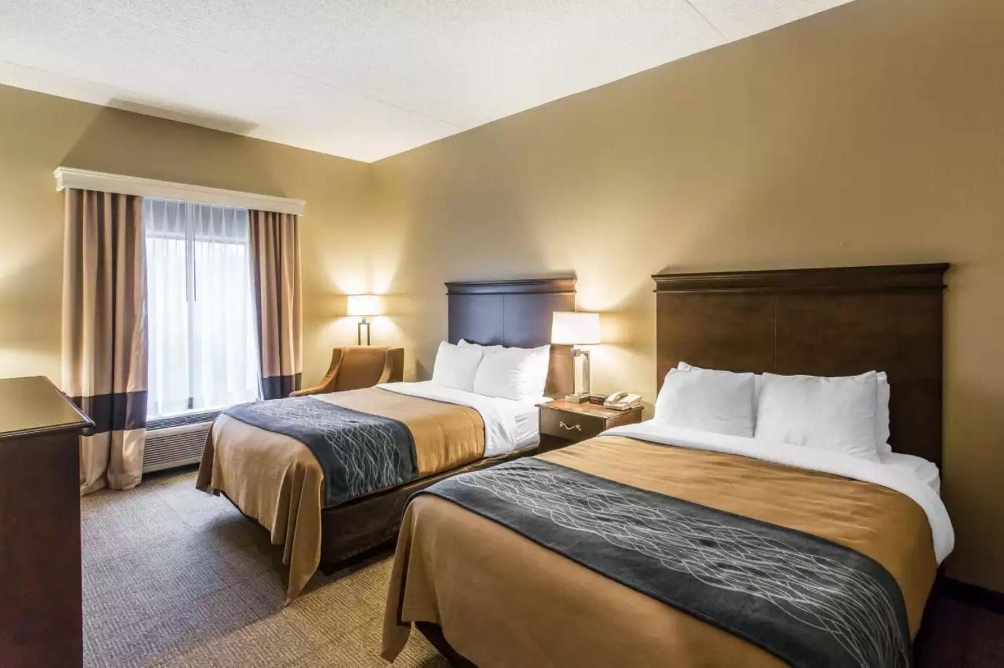 Comfort Inn & Suites Кууквил Екстериор снимка