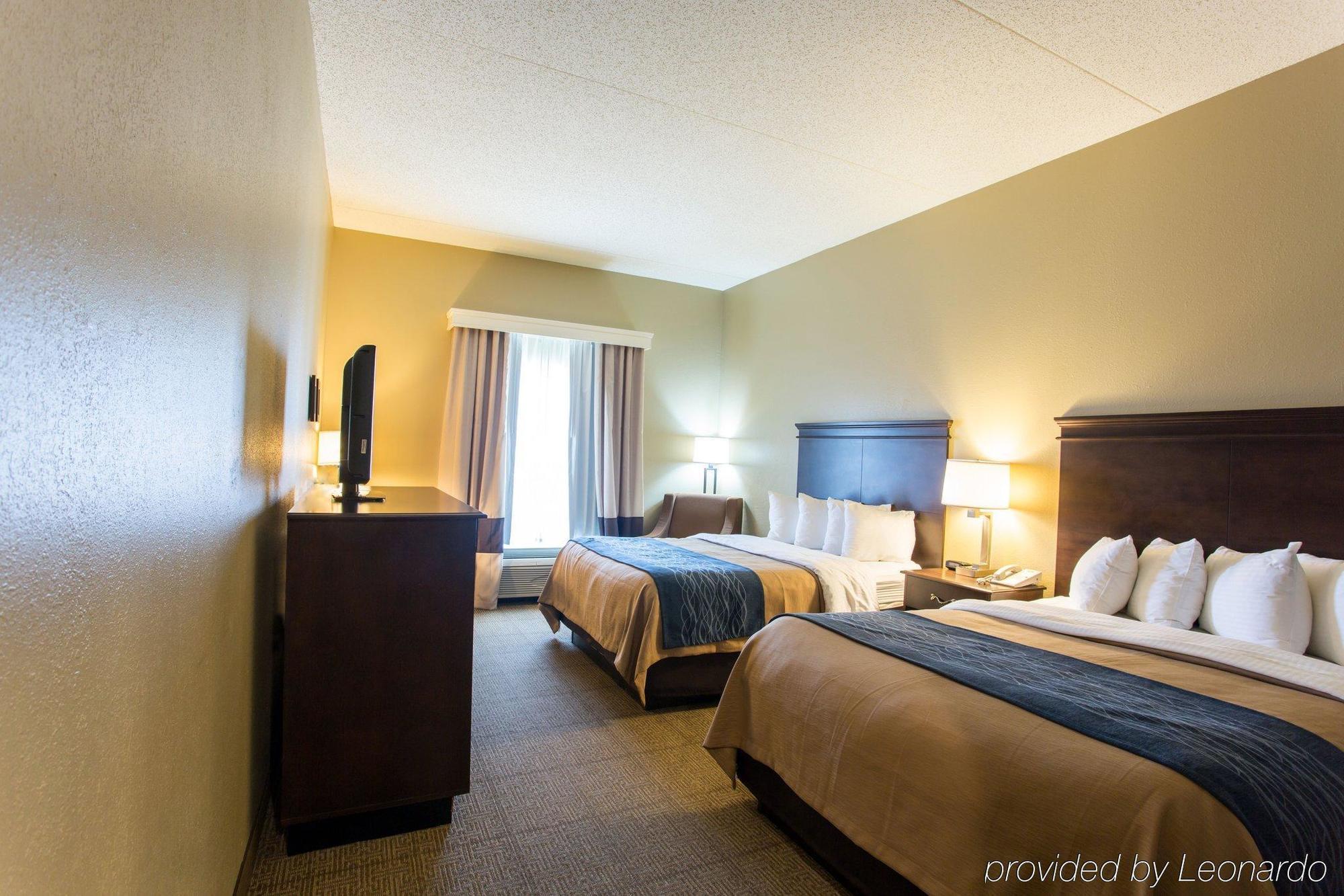 Comfort Inn & Suites Кууквил Екстериор снимка