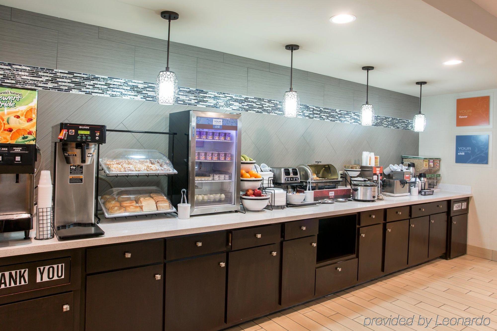 Comfort Inn & Suites Кууквил Екстериор снимка